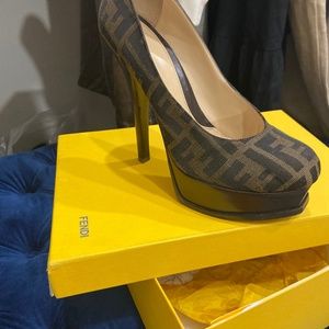 Authentic Fendi Zucca Pumps